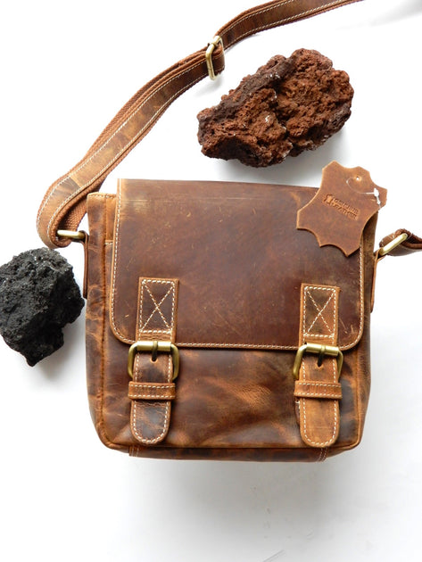 Umhänge-Büffel-Leder-Tasche aus der 