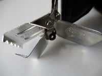 Bild in Galerie Ansicht laden, Ganzmetall-Clip Krokodilzähne Alligator Clip
