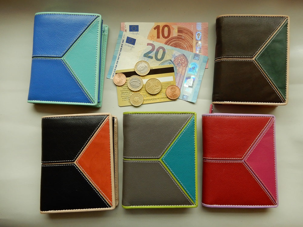 Mehrfarbige Riegelbörse im Hochformat