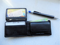 Bild in Galerie Ansicht laden, Kleine Mini-Börse mit RFID Auslese-Schutz
