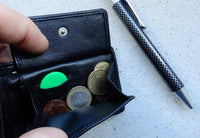 Bild in Galerie Ansicht laden, Kleine Mini-Börse mit RFID Auslese-Schutz
