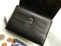 Bild in Galerie Ansicht laden, Damenbörse in Soft-Leder und Metall-Reißverschluß
