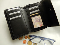 Bild in Galerie Ansicht laden, Damenbörse in Soft-Leder und Metall-Reißverschluß
