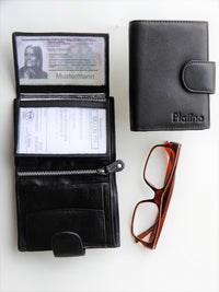 Bild in Galerie Ansicht laden, Börse mit Außenriegel aus hochwertigem, weichem Rindsleder in Schwarz - KüstenKlaus
