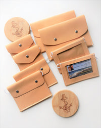 Bild in Galerie Ansicht laden, Brustbeutel/Brusttasche mit Sichtfenster ca. 12cm x 9cm
