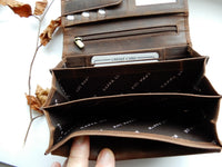 Bild in Galerie Ansicht laden, Hunter-Serie: Große Börse aus naturbelassenem Büffel-Leder
