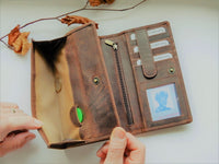 Bild in Galerie Ansicht laden, Hunter-Serie: Große Börse aus naturbelassenem Büffel-Leder
