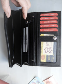 Bild in Galerie Ansicht laden, Damenbörse mit viel Stauraum
