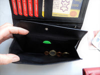 Bild in Galerie Ansicht laden, Damenbörse mit viel Stauraum
