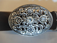 Bild in Galerie Ansicht laden, Oval-Schließe mit Strass® und floralen Ornamenten
