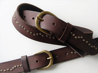Bild in Galerie Ansicht laden, 3,5 cm breiter Büffel-Ledergürtel mit Messing-Nieten - KüstenKlaus
