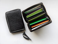 Bild in Galerie Ansicht laden, Karten-Etui oder Utensilien-Etui mit Metall-Reißverschluß
