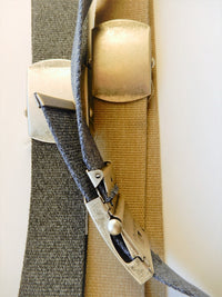 Bild in Galerie Ansicht laden, 4 cm breiter Bandgewebe-Gürtel mit Roll-Koppel-Schloß
