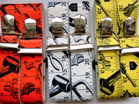 Bild in Galerie Ansicht laden, 4 Klip Hosenträger mit Werkzeug-Motiv
