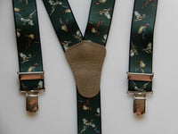 Bild in Galerie Ansicht laden, 3 Klipse Hosenträger mit Vögel-Jagd-Motiv
