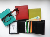 Bild in Galerie Ansicht laden, Mini-Börse, flach und handlich in vier Farben mit RFID-Schutz
