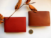 Bild in Galerie Ansicht laden, Mini-Börse: Klein aber fein als Querformat in Schwarz,Rot,Natur vom KüstenKlaus
