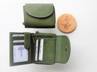 Bild in Galerie Ansicht laden, Handliche Damen-Börse in Grün als Raumwunder mit RFID-Protect - KüstenKlaus
