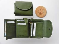 Bild in Galerie Ansicht laden, Handliche Damen-Börse in Grün als Raumwunder mit RFID-Protect - KüstenKlaus
