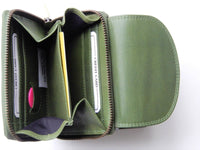 Bild in Galerie Ansicht laden, Handliche Damen-Börse in Grün als Raumwunder mit RFID-Protect - KüstenKlaus
