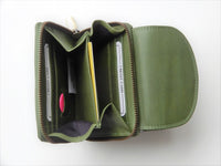 Bild in Galerie Ansicht laden, Handliche Damen-Börse in Grün als Raumwunder mit RFID-Protect - KüstenKlaus
