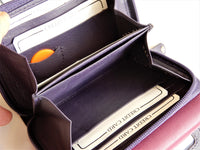 Bild in Galerie Ansicht laden, Handliche Damenbörse mit RFID Ausleseschutz
