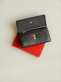 Bild in Galerie Ansicht laden, Schlüssel-Etui mit Häkchen und Stauraum
