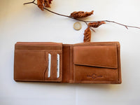 Bild in Galerie Ansicht laden, Rinder-Leder-Vollausstattung Querformatbörse ohne Riegel, hell
