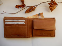 Bild in Galerie Ansicht laden, Rinder-Leder-Vollausstattung Querformatbörse ohne Riegel, hell
