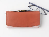 Bild in Galerie Ansicht laden, Für eine Person, die das Besondere liebt, Damentasche auch für das Smartphone - KüstenKlaus
