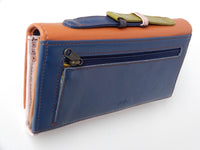 Bild in Galerie Ansicht laden, Eine besondere Damentasche mit genügend Platz für Ihr Smartphone - KüstenKlaus
