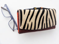 Bild in Galerie Ansicht laden, Damentasche auch bequem für Ihr Smartphone - KüstenKlaus
