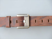 Bild in Galerie Ansicht laden, 4 cm breiter Wasserbüffel-Ledergürtel &quot;Burg auf Fehmarn&quot;
