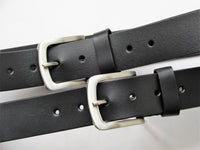 Bild in Galerie Ansicht laden, 4 cm breiter Gürtel &quot;Yutu&quot; aus Büffel-Leder mit nickelarmer Schließe - KüstenKlaus
