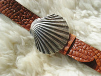 Bild in Galerie Ansicht laden, Muschel, silbrig
