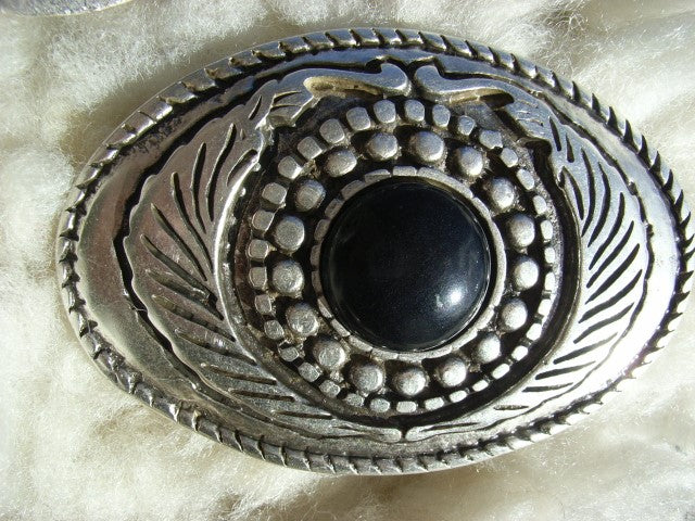 Schwarzer Stein-oval